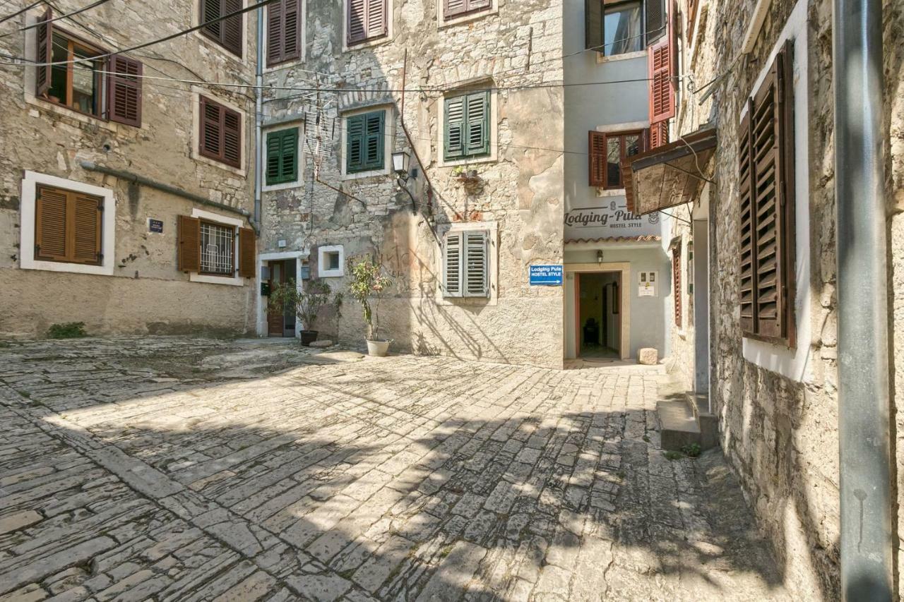 Old Town Apartments In City Center Pula Eksteriør billede